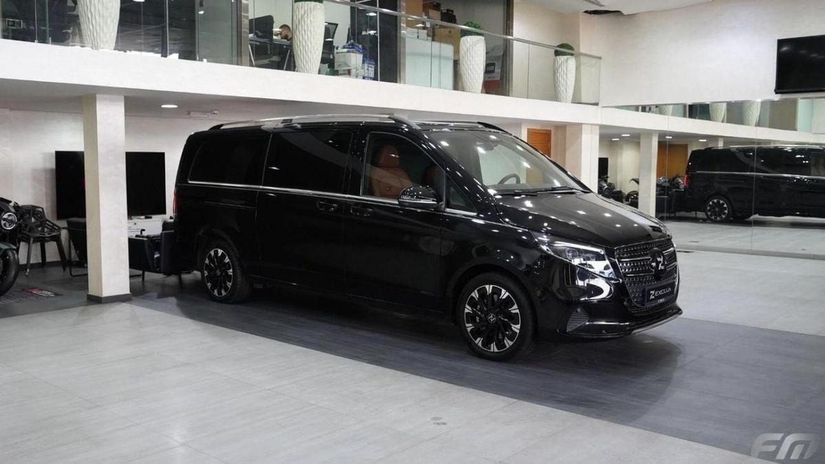 Mercedes-Benz V 300 VIP BUSINESS VAN – FULL LUXURY OPTION | BRAND NEW | GCC | 2025-1-1