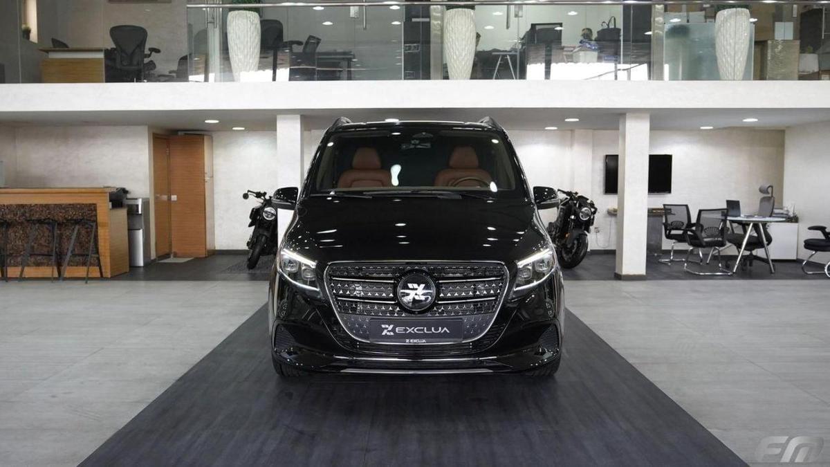 Mercedes-Benz V 300 VIP BUSINESS VAN – FULL LUXURY OPTION | BRAND NEW | GCC | 2025-2-2