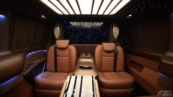 Mercedes-Benz V 300 VIP BUSINESS VAN – FULL LUXURY OPTION | BRAND NEW | GCC | 2025