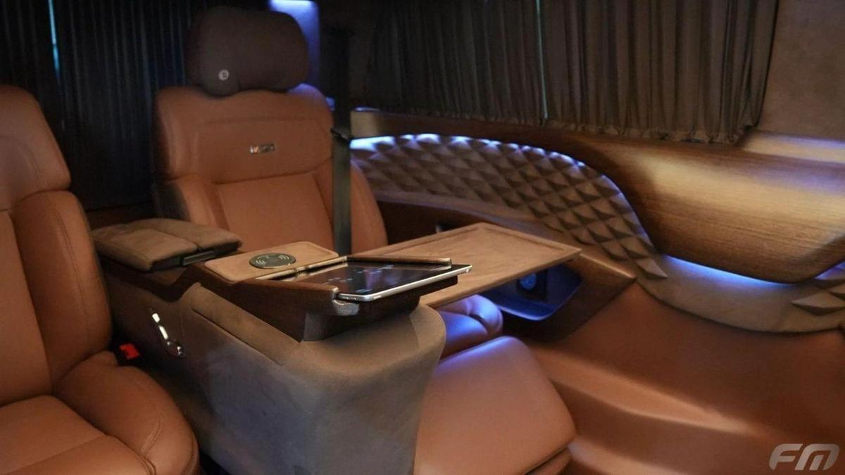 Mercedes-Benz V 300 VIP BUSINESS VAN – FULL LUXURY OPTION | BRAND NEW | GCC | 2025-6-6