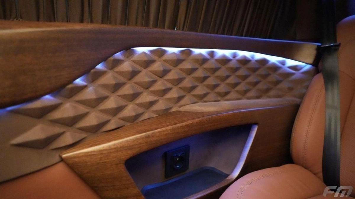 Mercedes-Benz V 300 VIP BUSINESS VAN – FULL LUXURY OPTION | BRAND NEW | GCC | 2025-15-15