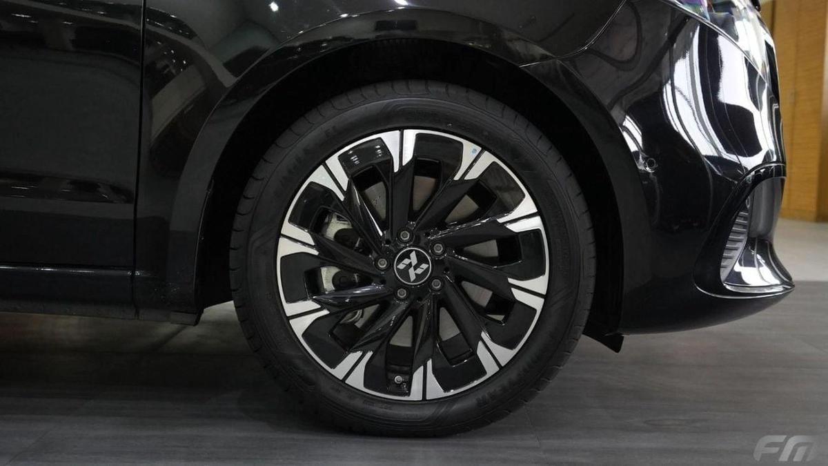 Mercedes-Benz V 300 VIP BUSINESS VAN – FULL LUXURY OPTION | BRAND NEW | GCC | 2025-24-24