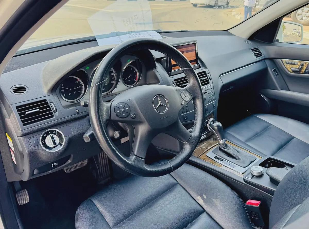 BENZ C300 | V6 | 2010 | CLEAN CAR | FRESH JAPAN IMPORT-10-10
