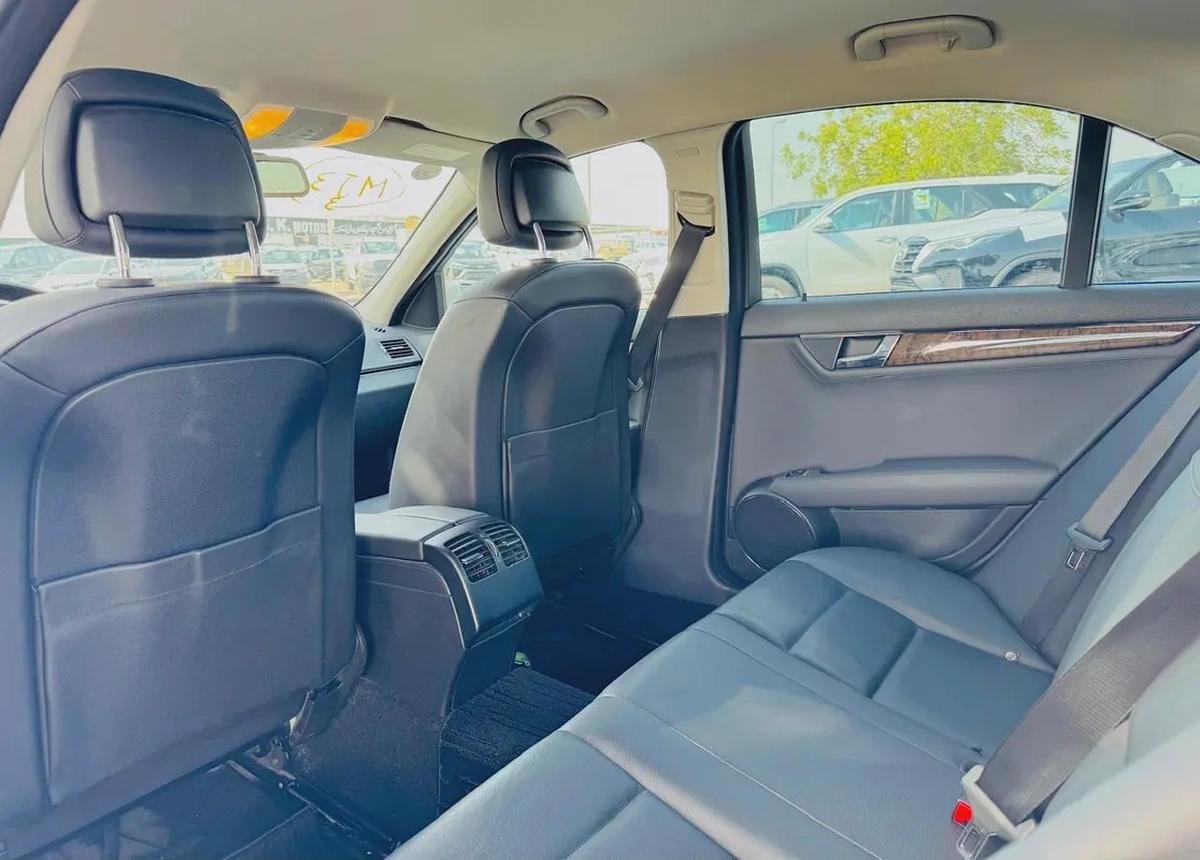 BENZ C300 | V6 | 2010 | CLEAN CAR | FRESH JAPAN IMPORT-11-11