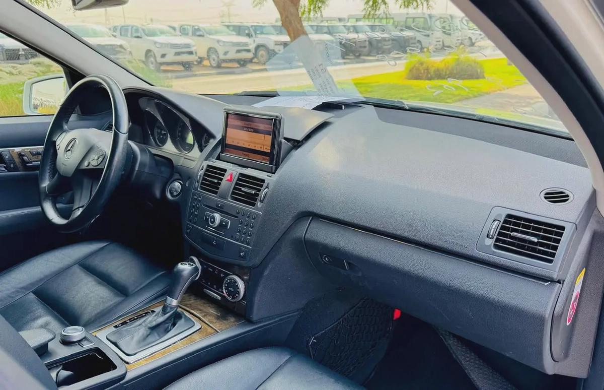 BENZ C300 | V6 | 2010 | CLEAN CAR | FRESH JAPAN IMPORT-12-12