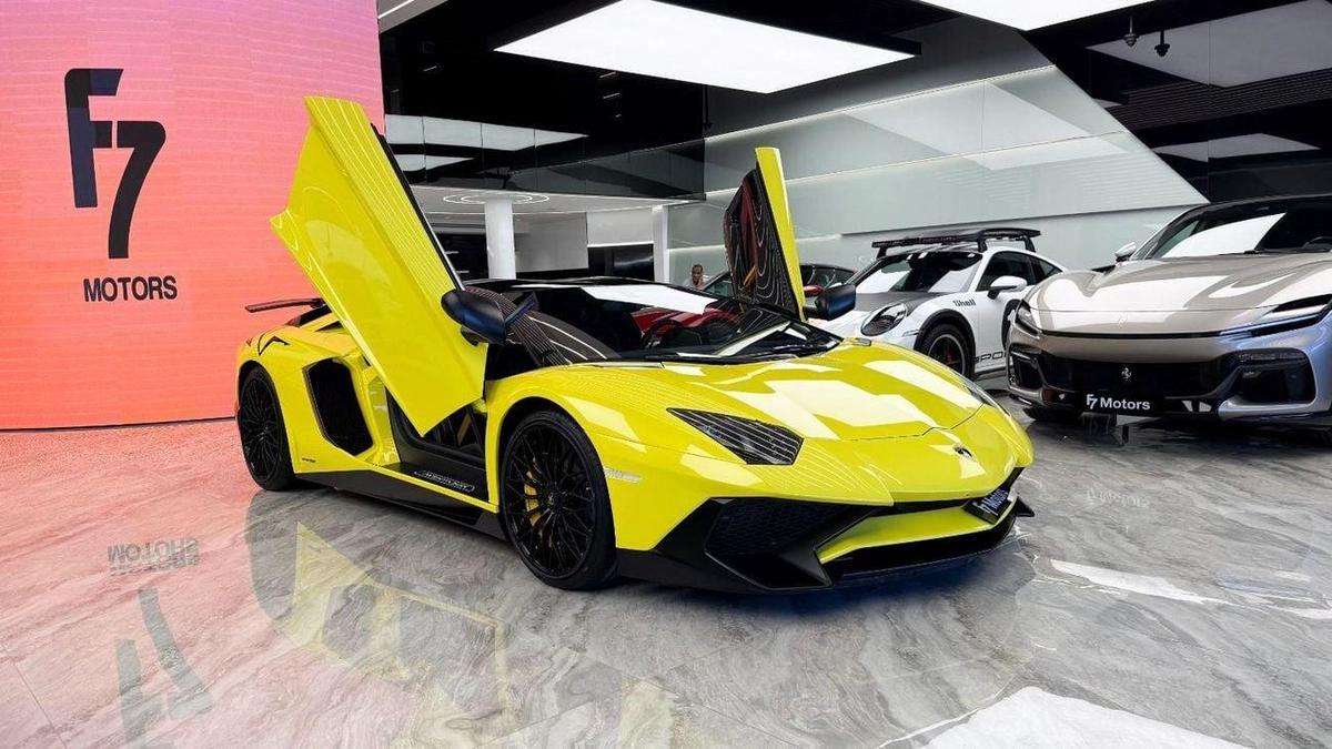 Lamborghini Aventador 6.5L V12 Lamborghini Aventador SV 2016 - LP 750-4 SV Roadster - Yellow (Giallo)-0-0