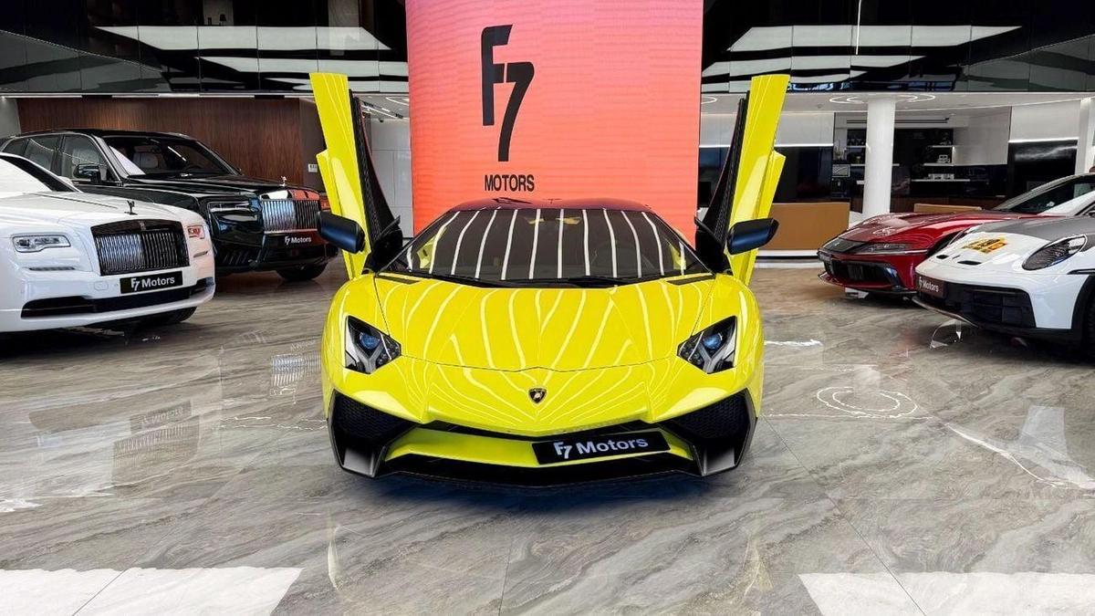 Lamborghini Aventador 6.5L V12 Lamborghini Aventador SV 2016 - LP 750-4 SV Roadster - Yellow (Giallo)-1-1