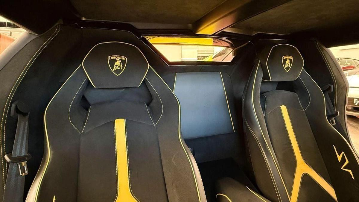 Lamborghini Aventador 6.5L V12 Lamborghini Aventador SV 2016 - LP 750-4 SV Roadster - Yellow (Giallo)-8-8