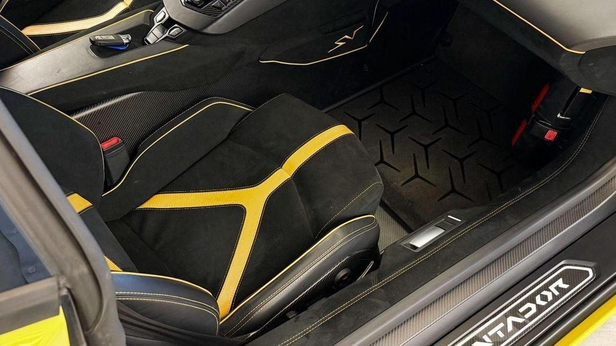 Lamborghini Aventador 6.5L V12 Lamborghini Aventador SV 2016 - LP 750-4 SV Roadster - Yellow (Giallo)-9-9
