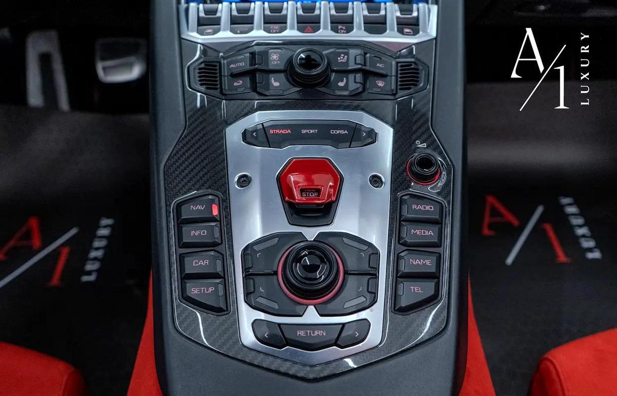 2014 Lamborghini Aventador Roadster, Excellent Condition, Fully Loaded, GCC Spec-14-14