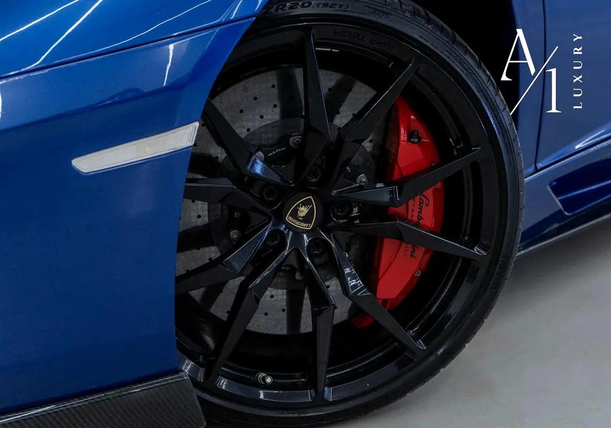 2014 Lamborghini Aventador Roadster, Excellent Condition, Fully Loaded, GCC Spec-4-4