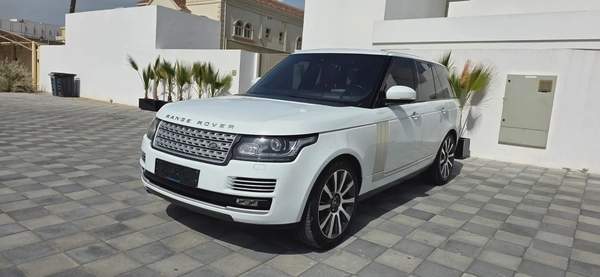 2016-Range Rover Vogue SE Supercharged-Full option-Excellent Condition-Full Service History