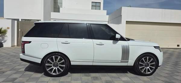 2016-Range Rover Vogue SE Supercharged-Full option-Excellent Condition-Full Service History