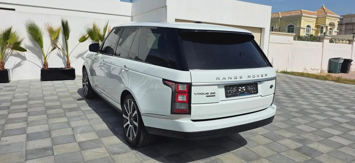 2016-Range Rover Vogue SE Supercharged-Full option-Excellent Condition-Full Service History-5-5