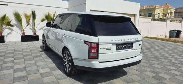 2016-Range Rover Vogue SE Supercharged-Full option-Excellent Condition-Full Service History