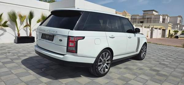 2016-Range Rover Vogue SE Supercharged-Full option-Excellent Condition-Full Service History