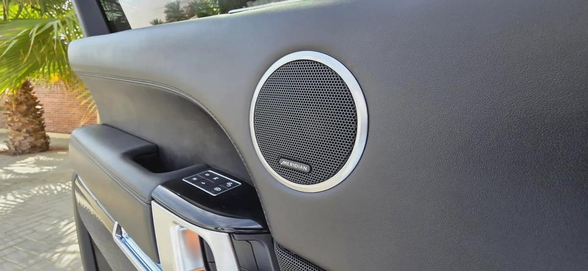 2016-Range Rover Vogue SE Supercharged-Full option-Excellent Condition-Full Service History-12-12