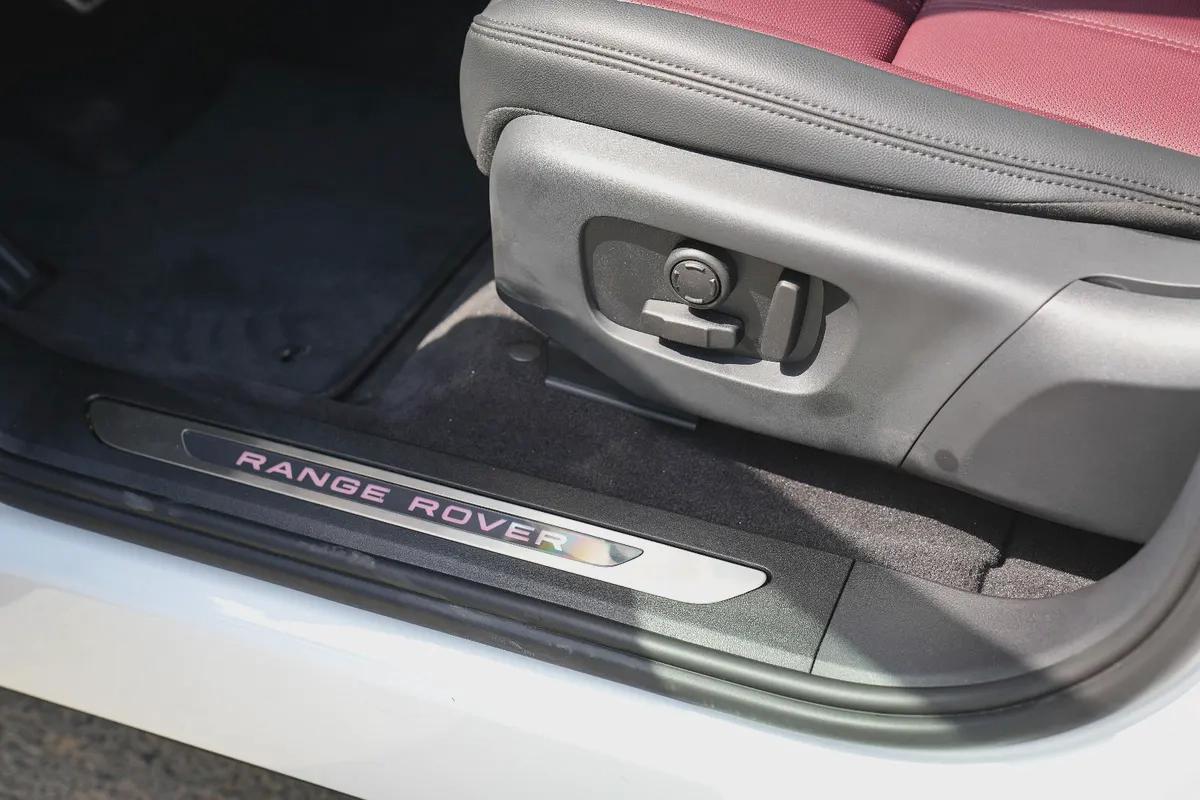 RANGE ROVER EVOQUE SE P250 DYNAMIC 2025!! FIVE YEARS WARRANTY!! THREE YEARS SERVICE CONTRACT-5-5