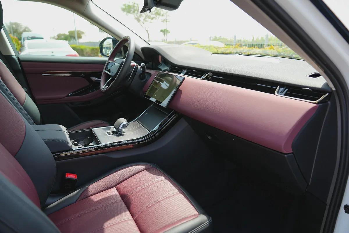 RANGE ROVER EVOQUE SE P250 DYNAMIC 2025!! FIVE YEARS WARRANTY!! THREE YEARS SERVICE CONTRACT-15-15