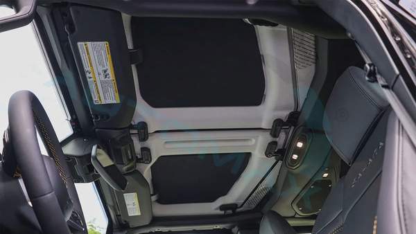 ( 5 Years Warranty + 3 Years Service ) 2025 JEEP WRANGLER UNLIMITED SAHARA I4 2.0T 4X4 GCC 0Km