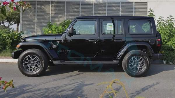 ( 5 Years Warranty + 3 Years Service ) 2025 JEEP WRANGLER UNLIMITED SAHARA I4 2.0T 4X4 GCC 0Km