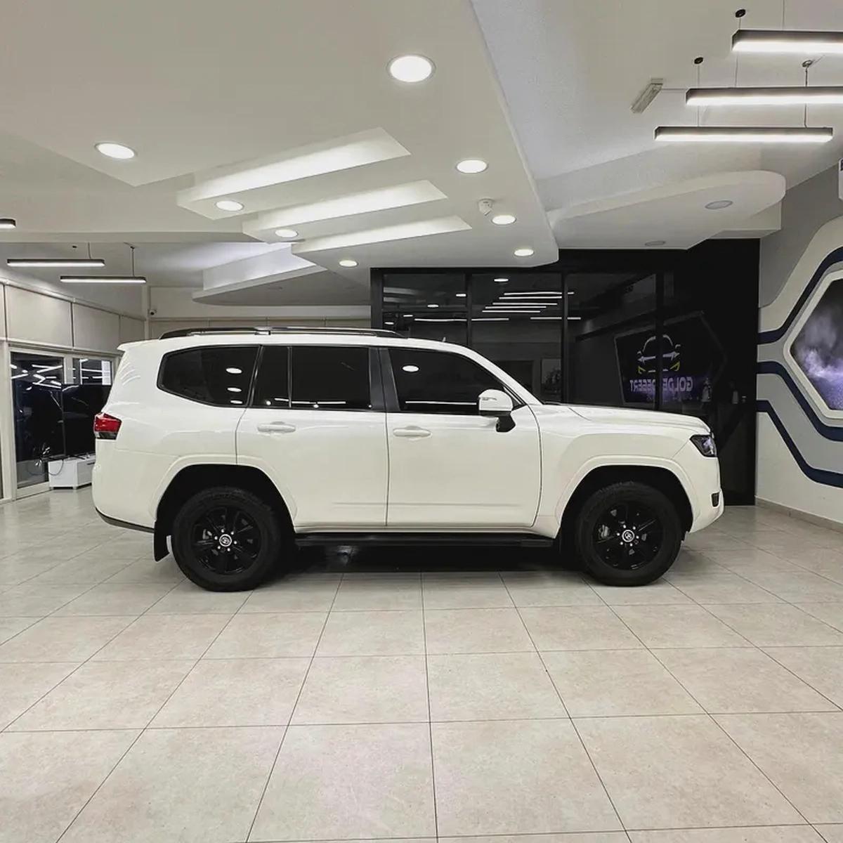 2022 Toyota Land Cruiser 300 GX-3-3