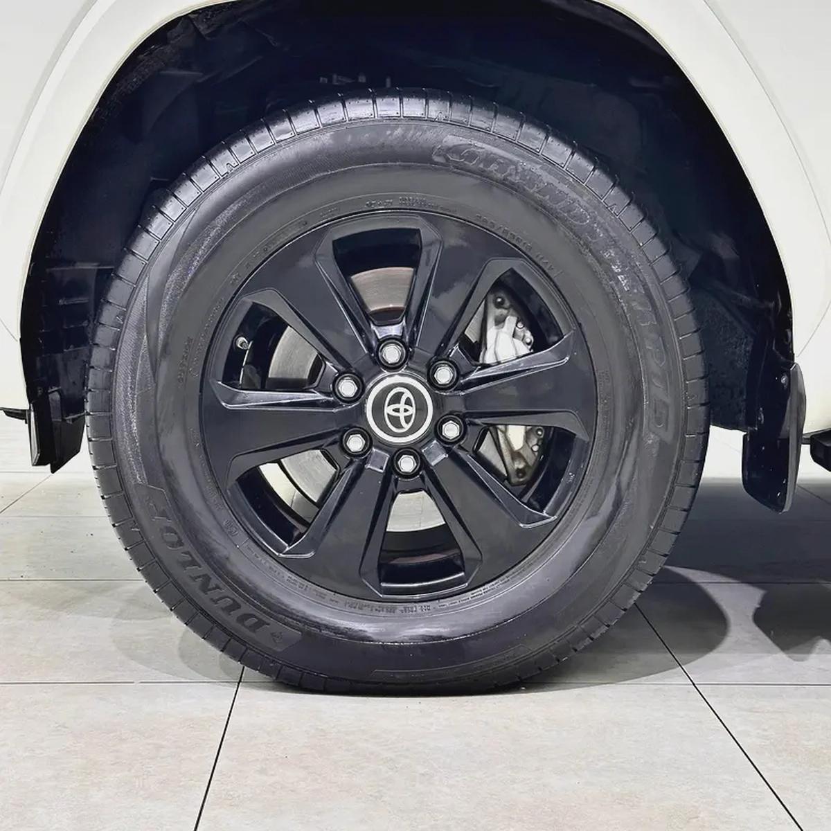 2022 Toyota Land Cruiser 300 GX-18-18