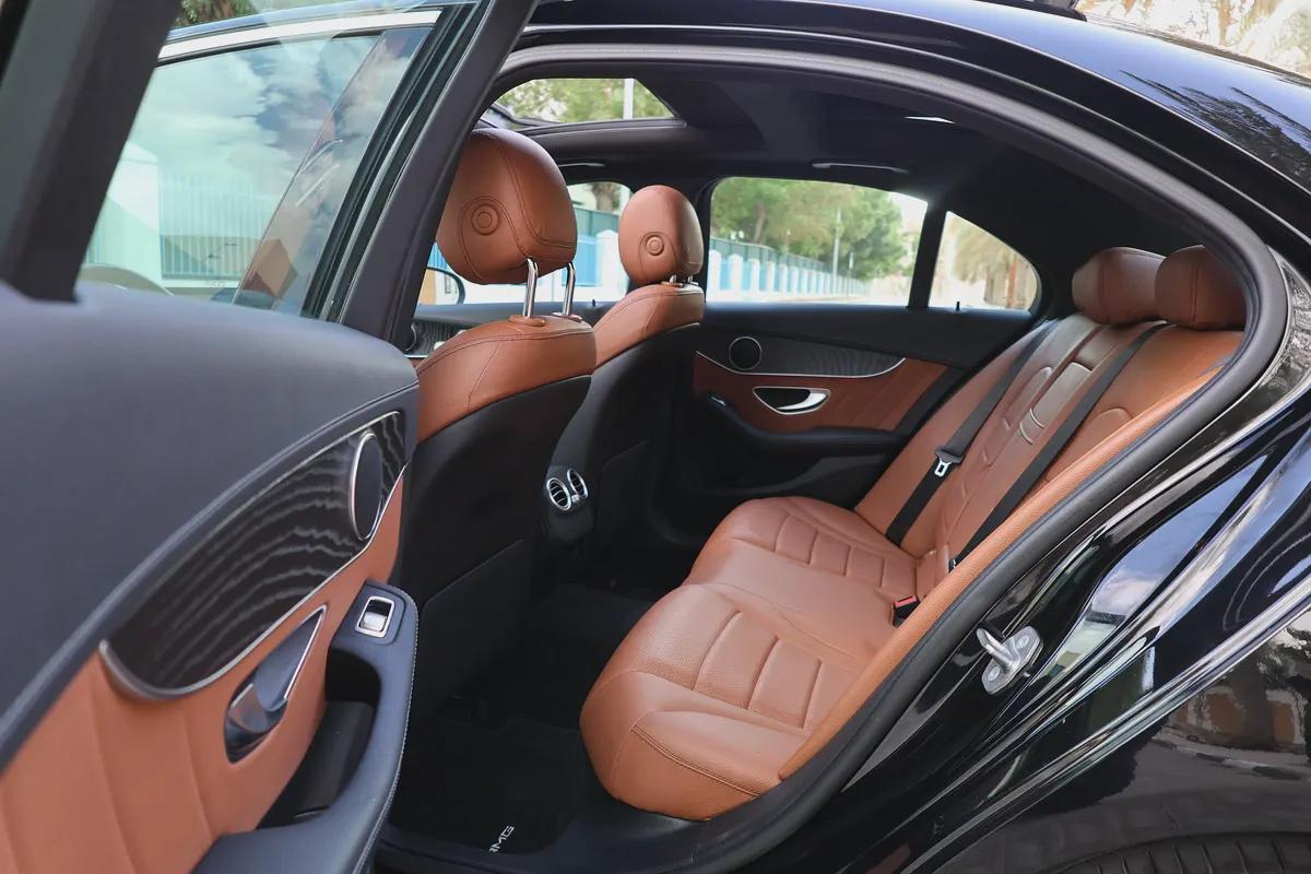 MERCEDES-BENZ C200-2021-70000KM-UNDER WARRANTY-GCC SPECS-19-19