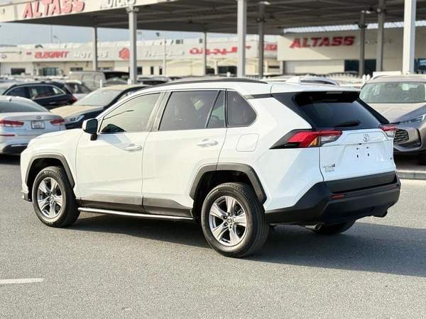 Toyota RAV4 XLE 2.5L full option