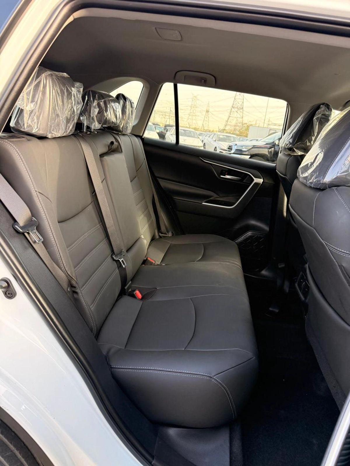 Toyota RAV4 XLE 2.5L full option-14-14