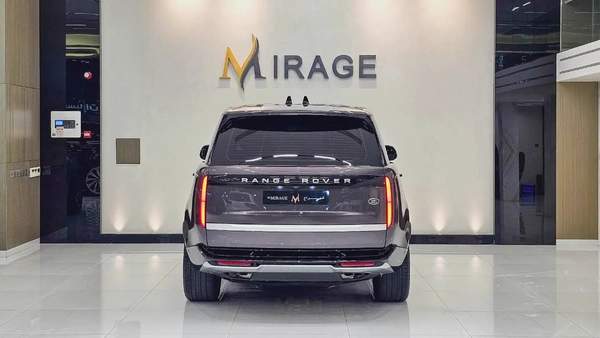 RANGE ROVER - VOGUE - FIRST EDITION - V8 P530 - GCC SPECS - UNDER WARRANTY - 2022 MODEL - GRAY/WHITE