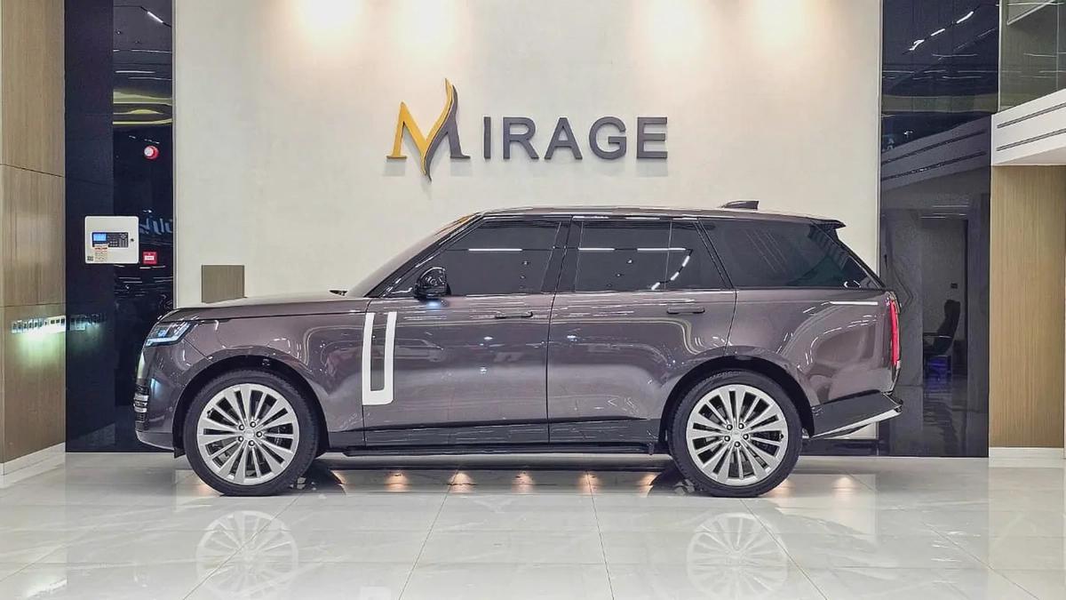 RANGE ROVER - VOGUE - FIRST EDITION - V8 P530 - GCC SPECS - UNDER WARRANTY - 2022 MODEL - GRAY/WHITE-17-17