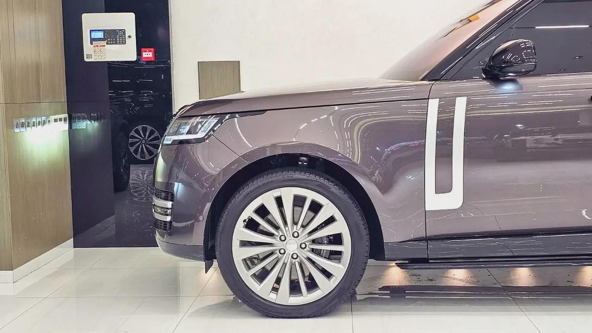 RANGE ROVER - VOGUE - FIRST EDITION - V8 P530 - GCC SPECS - UNDER WARRANTY - 2022 MODEL - GRAY/WHITE-18-18