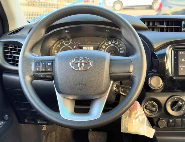 Toyota Hilux BASIC DOUBLE CABIN / 2.4L DIESEL A/T / CHROME HANDLE & REAL CHROME BUMPER (CODE # HD)