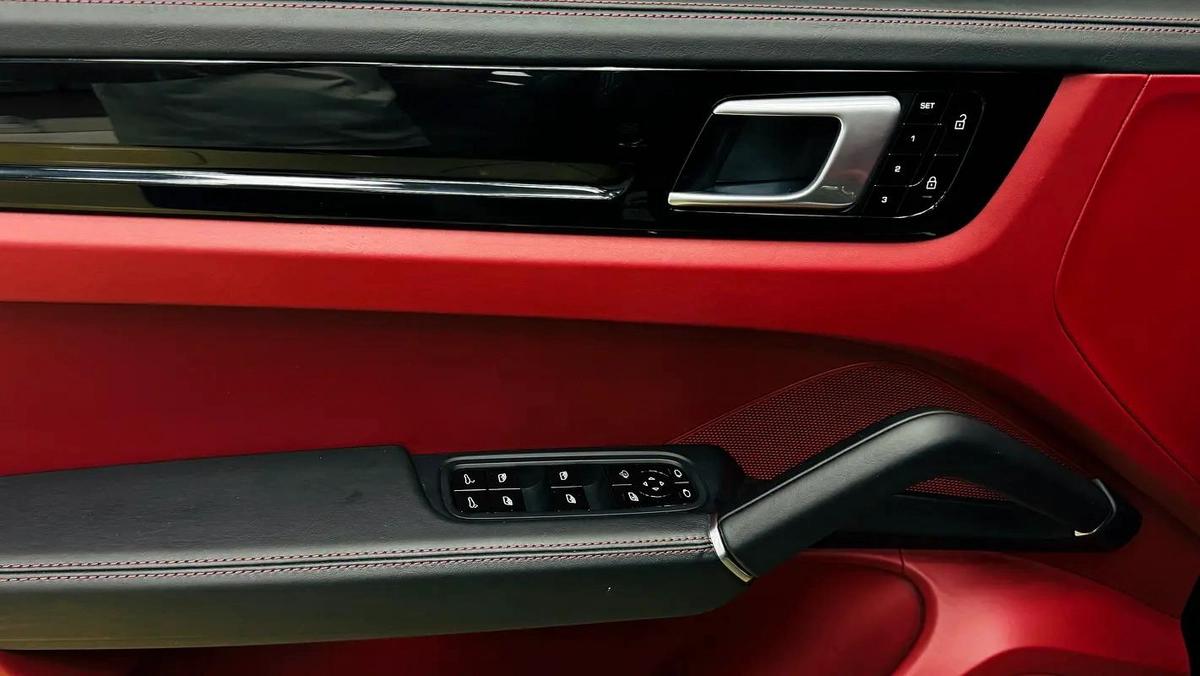 2020 Porsche Cayenne Coupe Gcc 1st Owner With Service History-9-9
