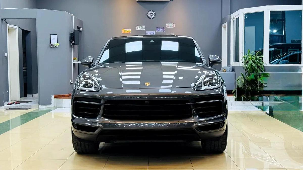 2020 Porsche Cayenne Coupe Gcc 1st Owner With Service History-2-2