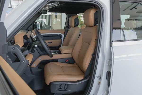 Land Rover Defender | 110 X-Dynamic HSE P400 | GCC Specs | 2026 (Export)