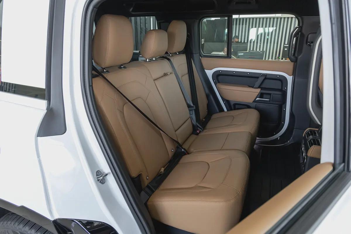 Land Rover Defender | 110 X-Dynamic HSE P400 | GCC Specs | 2026 (Export)-11-11