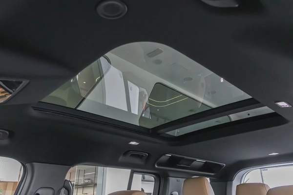 Land Rover Defender | 110 X-Dynamic HSE P400 | GCC Specs | 2026 (Export)