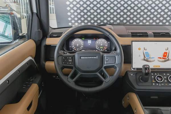 Land Rover Defender | 110 X-Dynamic HSE P400 | GCC Specs | 2026 (Export)