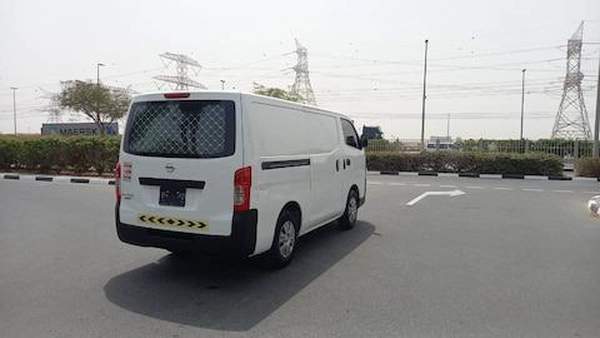 NISSAN URVAN 2020