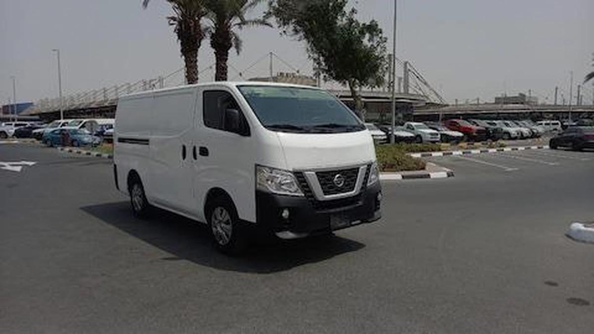 NISSAN URVAN 2020-4-4