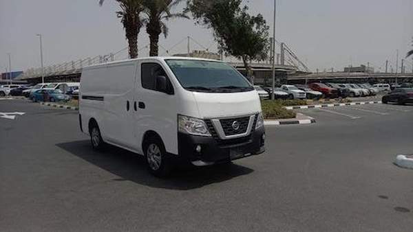 NISSAN URVAN 2020