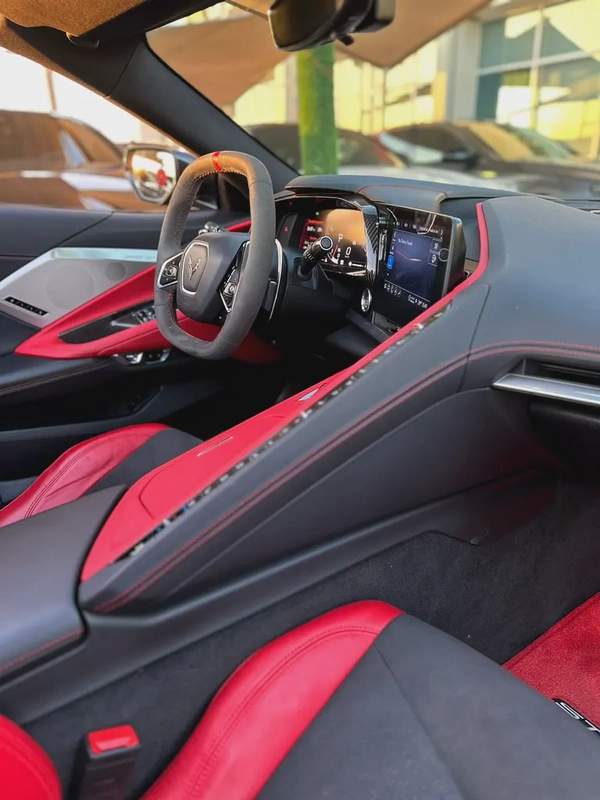 CHEVROLET CORVETTE C8 3LT GCC 2023 70th anniversary Hardtop Convertible Free Contract Service Till