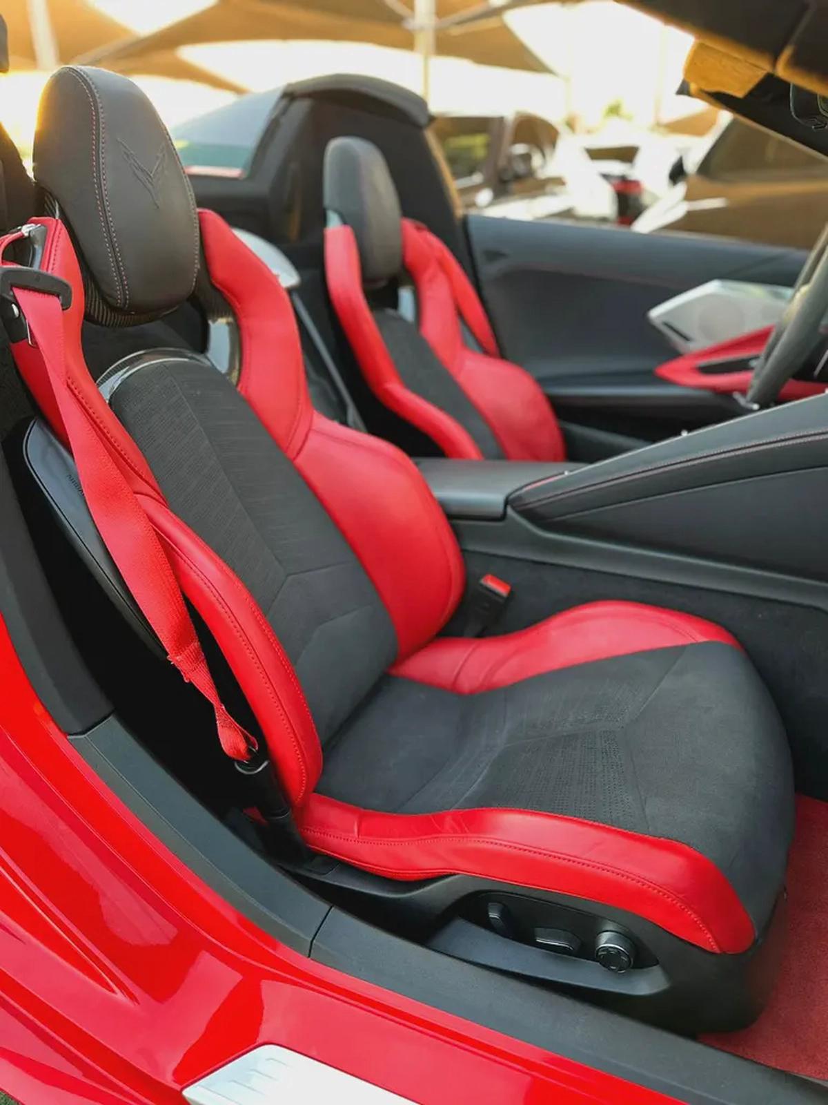 CHEVROLET CORVETTE C8 3LT GCC 2023 70th anniversary Hardtop Convertible Free Contract Service Till-10-10