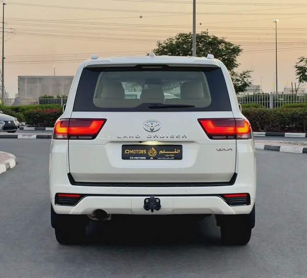 2024 Toyota Land Cruiser GXR 4.0l V6, Dealer Warranty, GCC Specifications