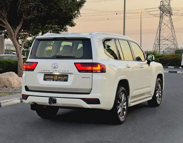 2024 Toyota Land Cruiser GXR 4.0l V6, Dealer Warranty, GCC Specifications