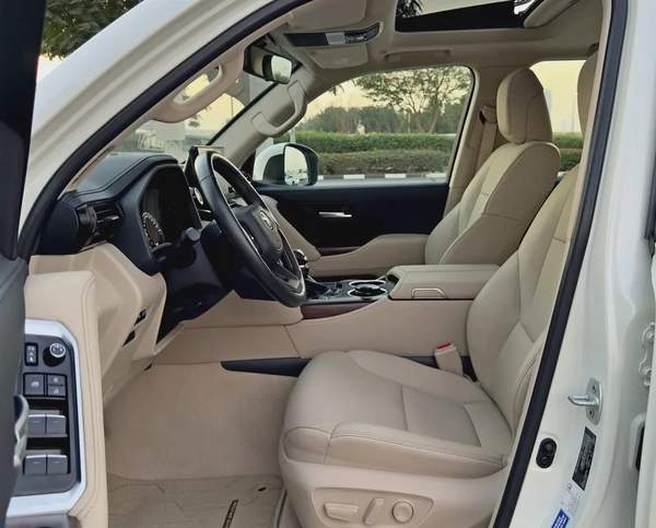 2024 Toyota Land Cruiser GXR 4.0l V6, Dealer Warranty, GCC Specifications