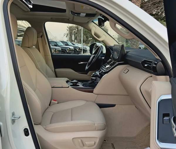 2024 Toyota Land Cruiser GXR 4.0l V6, Dealer Warranty, GCC Specifications