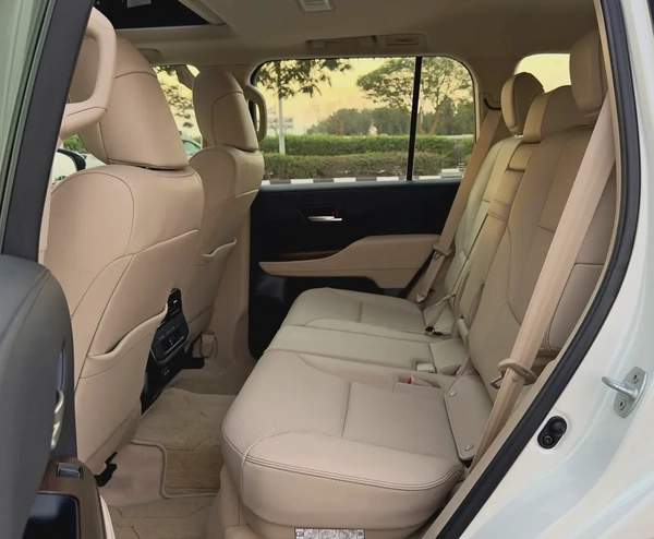 2024 Toyota Land Cruiser GXR 4.0l V6, Dealer Warranty, GCC Specifications